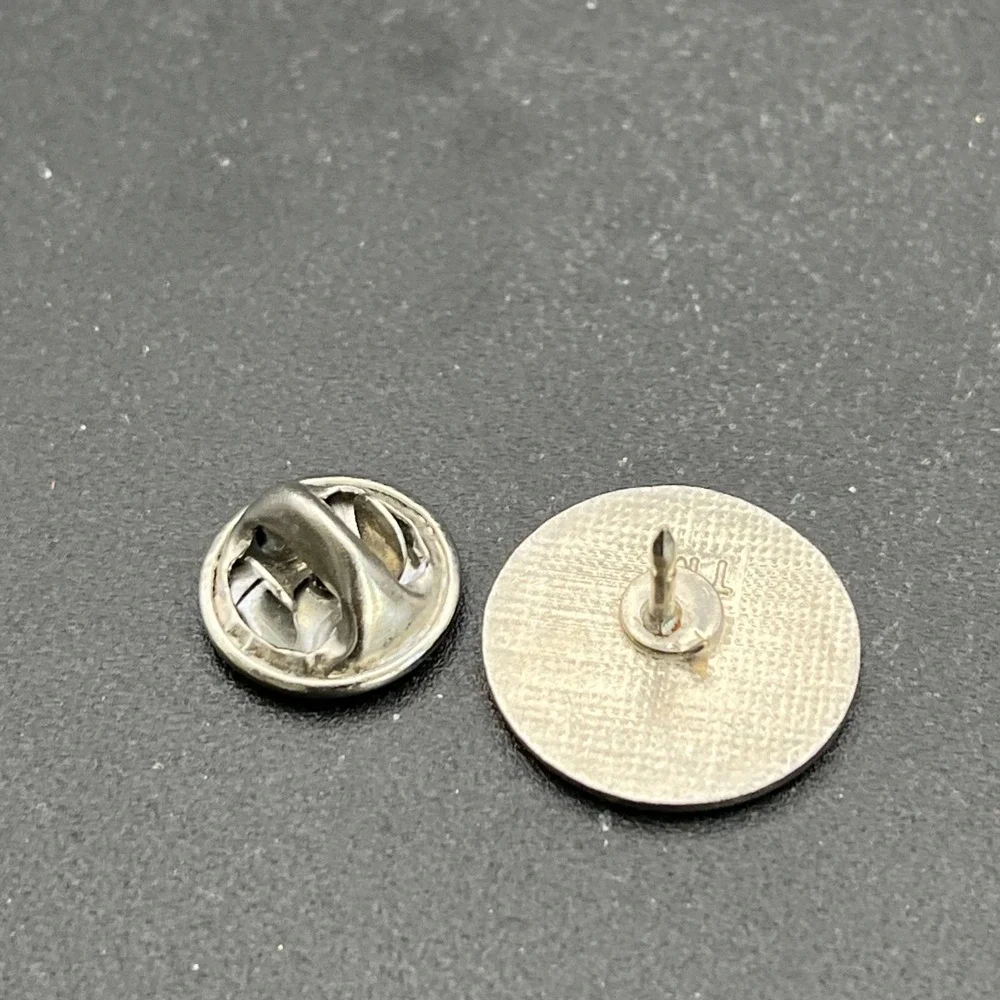 1986‎ World Exposition Vancouver Canada Lapel Hat Pin
